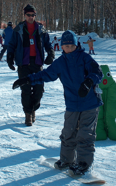 Yohan snowboarding